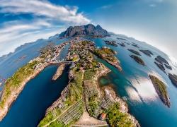 2019_Henningsvær_little_planat_halb.jpg